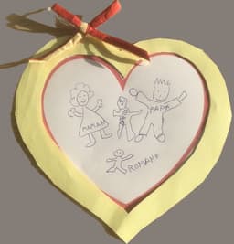 Famille dessinée dans un coeur